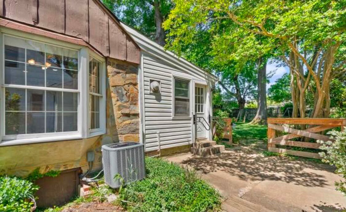 Building Photo - 2602 Stone Hedge Dr