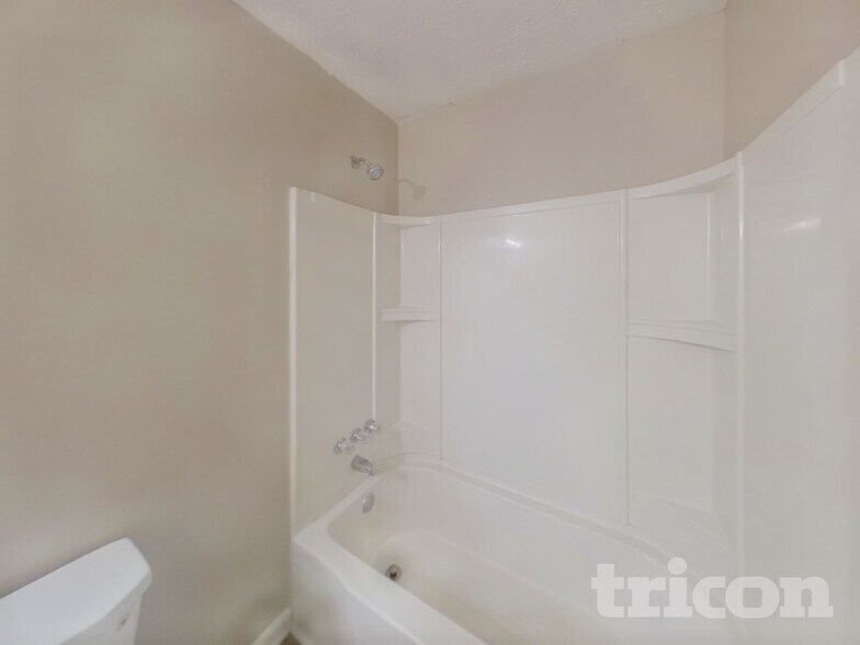 Building Photo - 5942 Dan Dr