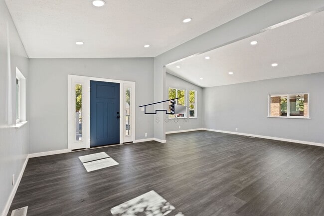Building Photo - Updated Ogden 4 Bedroom 2 Bathroom Home Av...