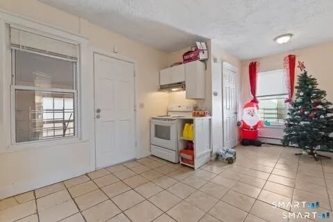 Building Photo - 147 Martin St