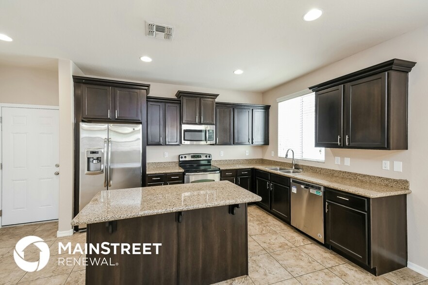 Building Photo - 4055 E Tulsa St