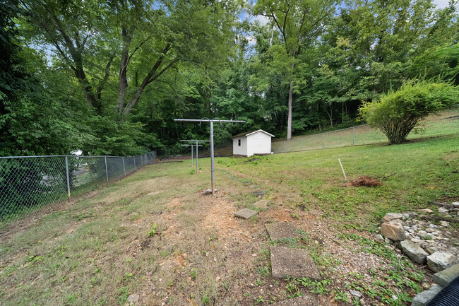 Storage shed - 162 Osborne St