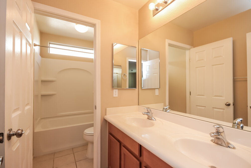 Building Photo - 3130 E Cowboy Cove Trail