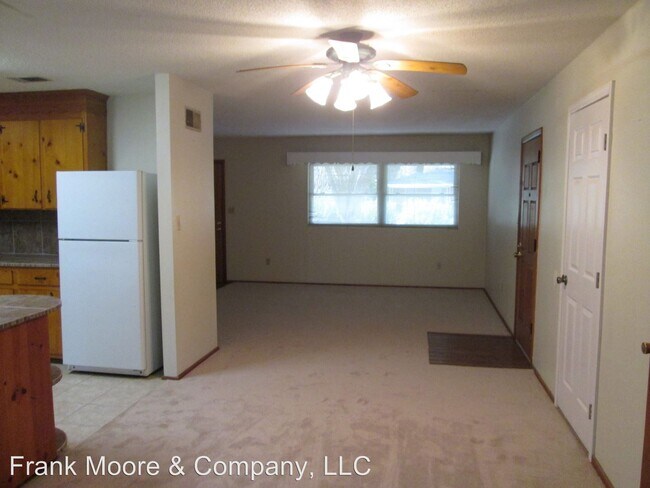 Building Photo - 3 br, 1.5 bath House - 232 Dyches Dr