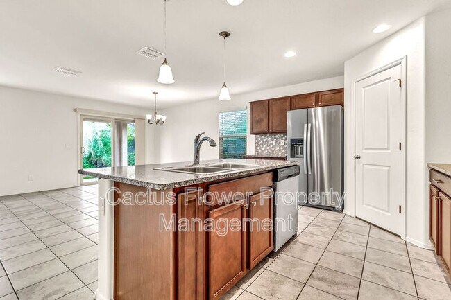 Building Photo - 1245 N Balboa