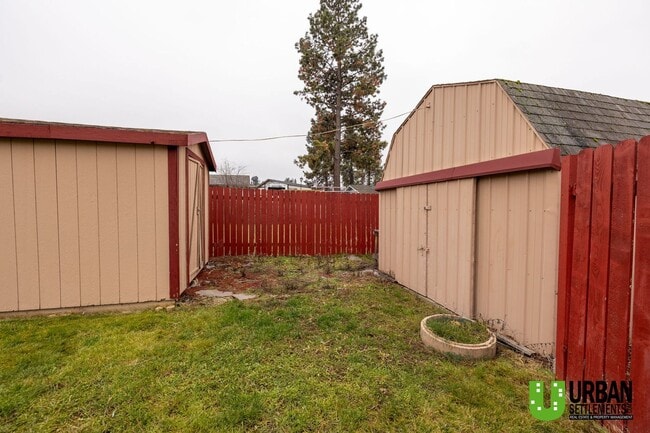 Building Photo - Great 3 bedroom 2 bathroom townhome for rent in South Spokane Valley