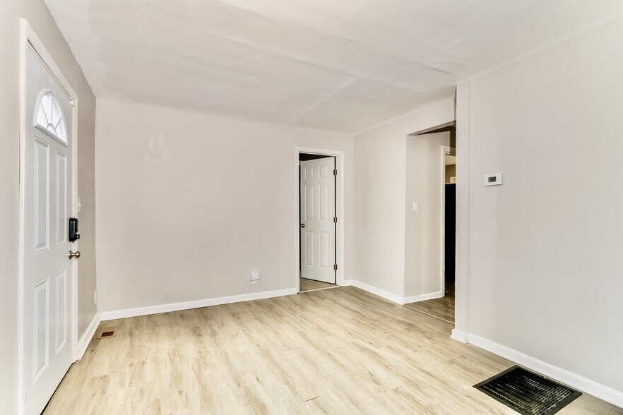 Building Photo - 2706 Algonquin Pkwy