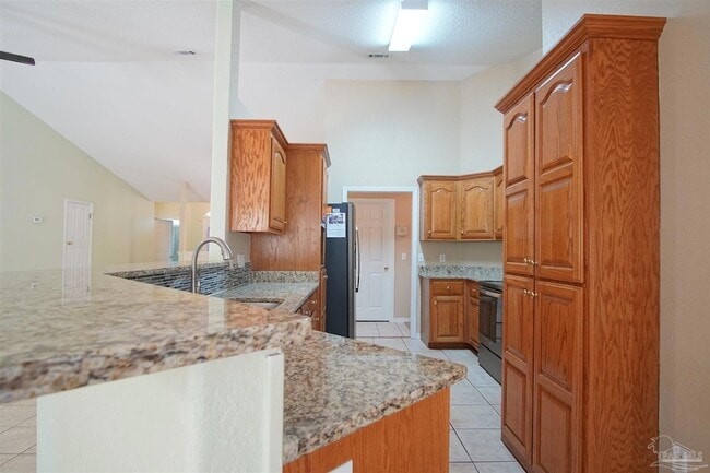 Building Photo - 5947 Grandview Dr