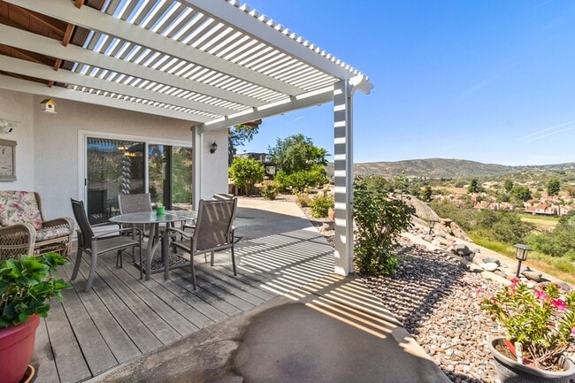 Building Photo - 15543 Vista Vicente Dr