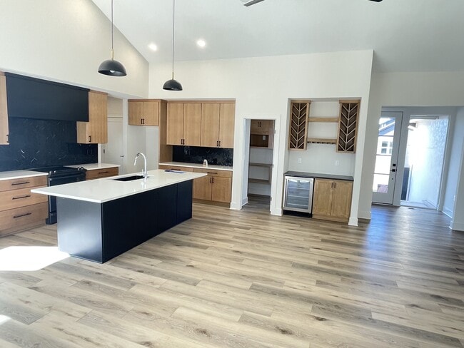 Building Photo - 252 N Ciderbluff St