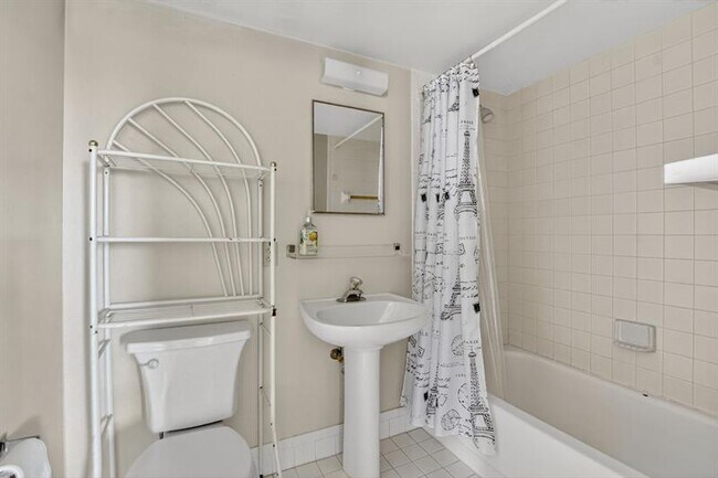 Building Photo - 2236 N Cypress Bend Dr