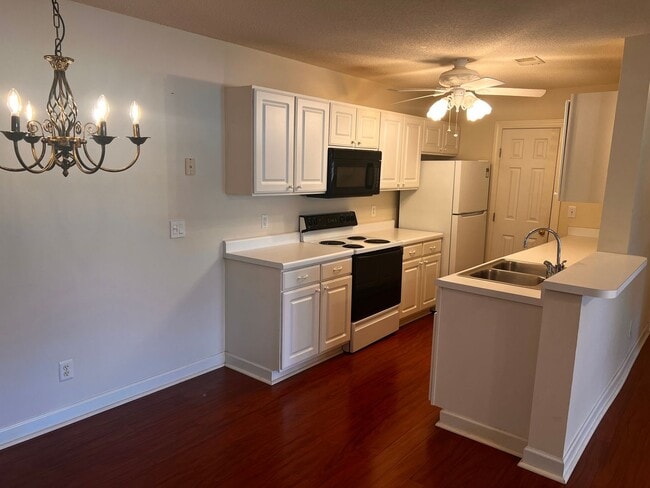 Building Photo - Beautiful, 1st Floor Unfurnished,  Bedroom Condo at Riverwoods in Murrells Inlet!
