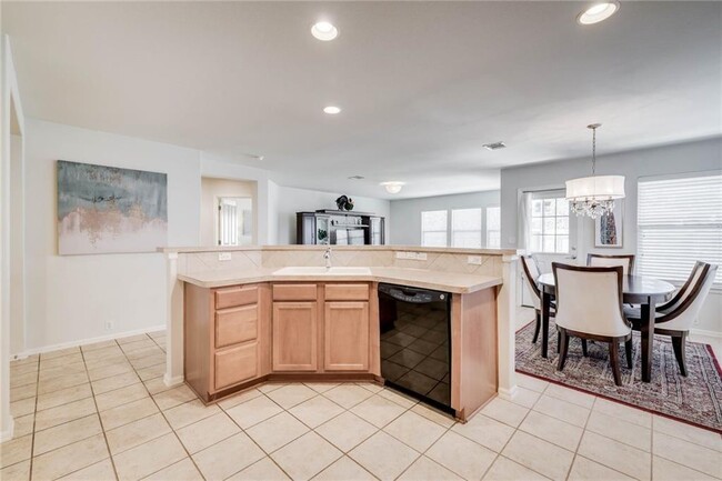 Building Photo - 772 Kingfisher Ln