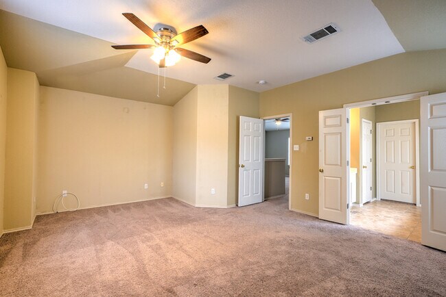 Building Photo - 807 Settlement St