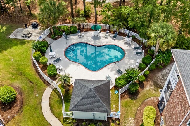 Building Photo - 686 Riverwalk Dr