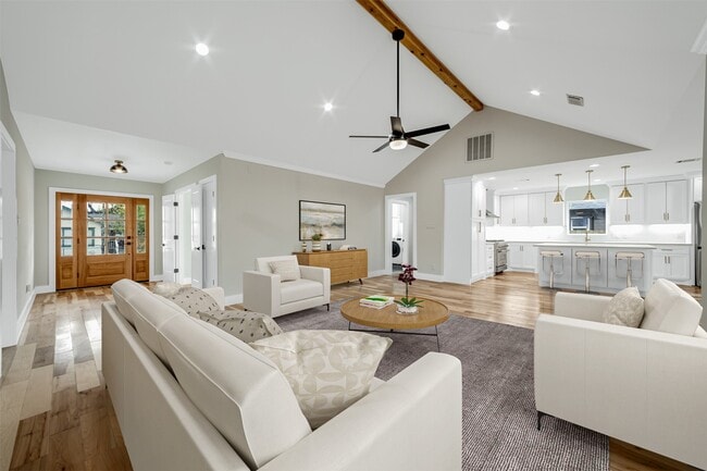 Building Photo - 403 Moody St