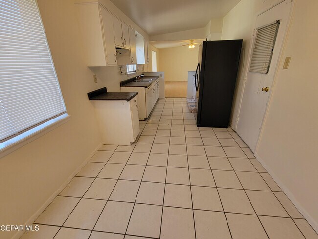 Building Photo - 7204 Alto Rey Ave