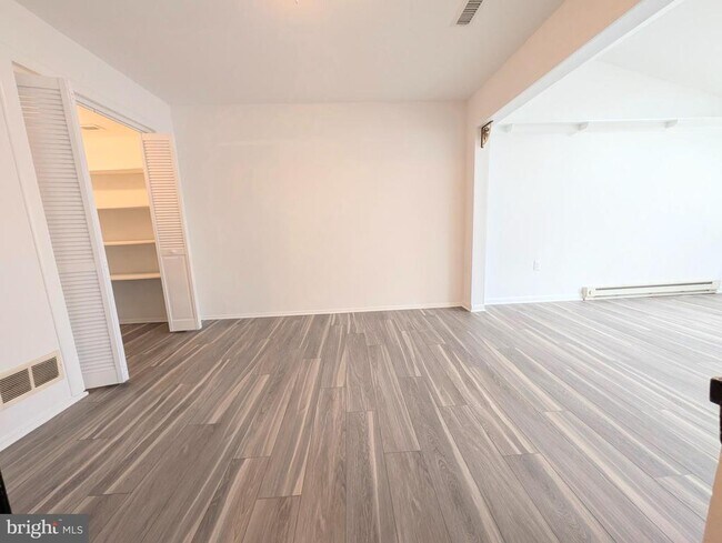 Building Photo - 321 Charred Oak Ct