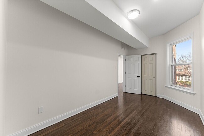 Building Photo - 7532 S Champlain Ave