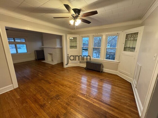 Building Photo - 12611 Franklin Blvd