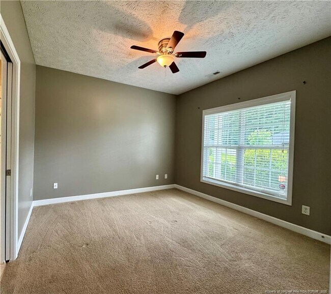 Building Photo - 250 Bayleaf Dr