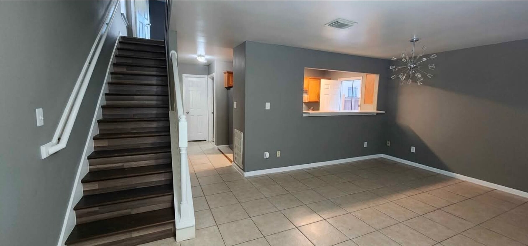 Building Photo - 3004 La Estancia Ln