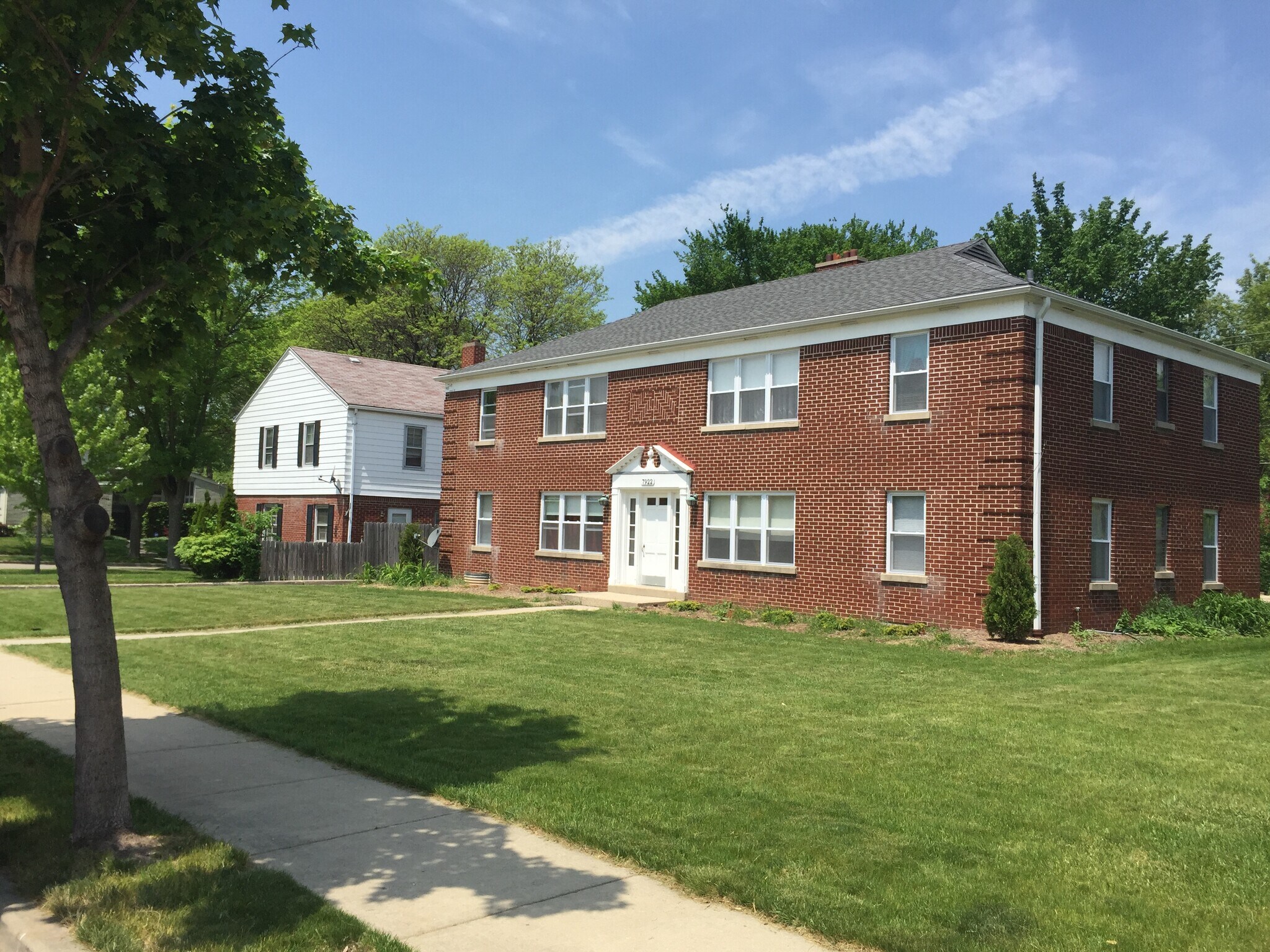 7922 W Center Street #2 - 7922 W Center St