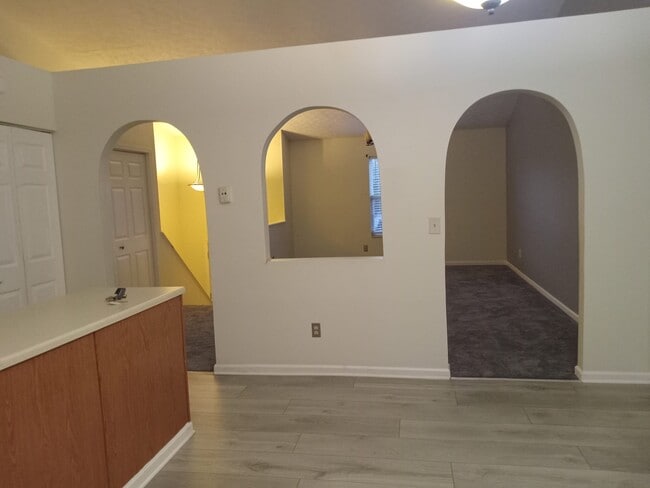 Building Photo - 3322 Beagle Blvd