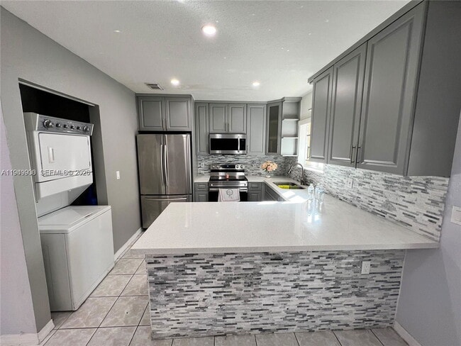 Building Photo - 10644 NW 87th Ave