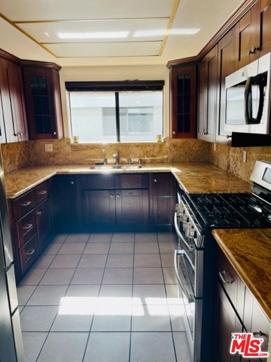 Building Photo - 221 S Gale Dr