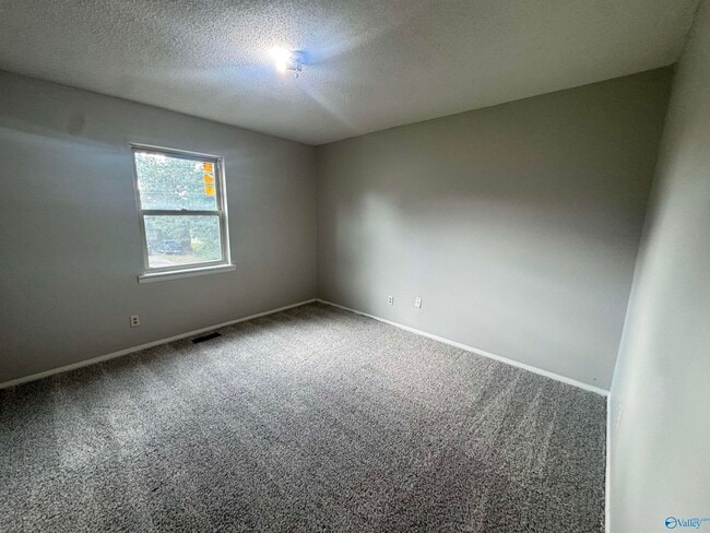 Building Photo - 908 Stevens Ct NE