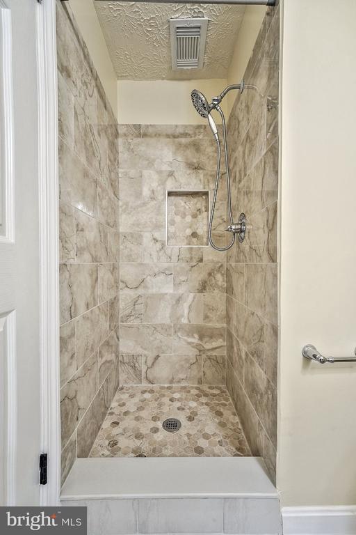 Building Photo - 7459 Aspenpark Rd