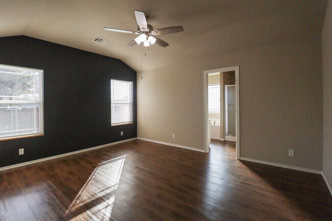 Building Photo - 3 Bed | 2 Bath in Broken Arrow!