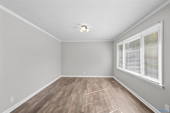 Building Photo - 1007 Heard Ct SE