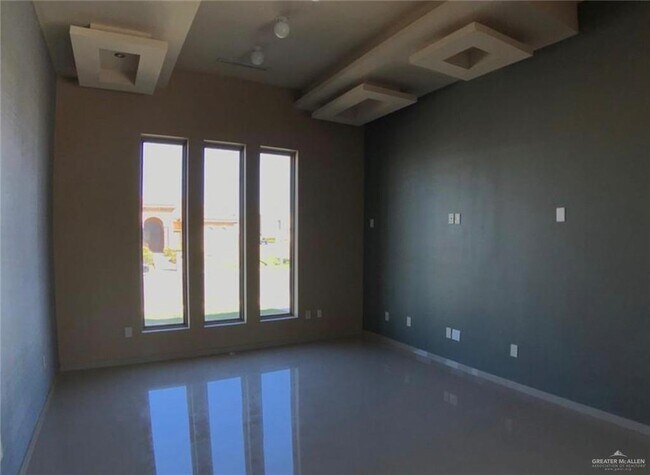 Building Photo - 4701 Sweetwater Ave