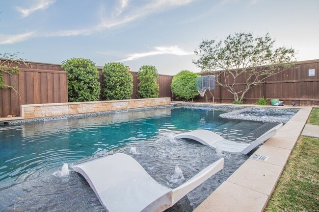 Building Photo - Stunning 4-Bedroom Luxury Home with Resort-Style Pool in Prestigious Oakmont Estates – Available ...