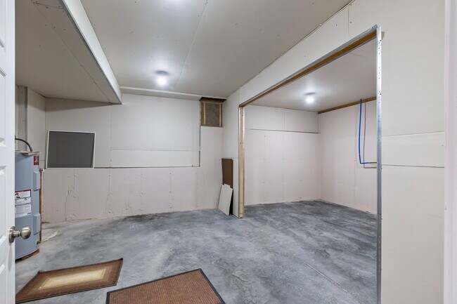 Building Photo - 145 Summerfield Way