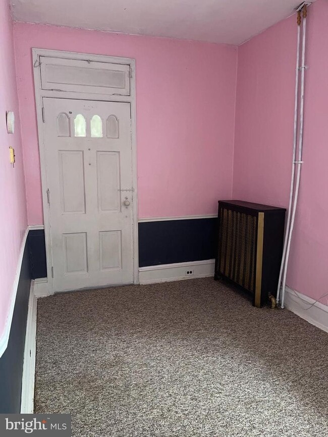 Building Photo - 419 Green Ln