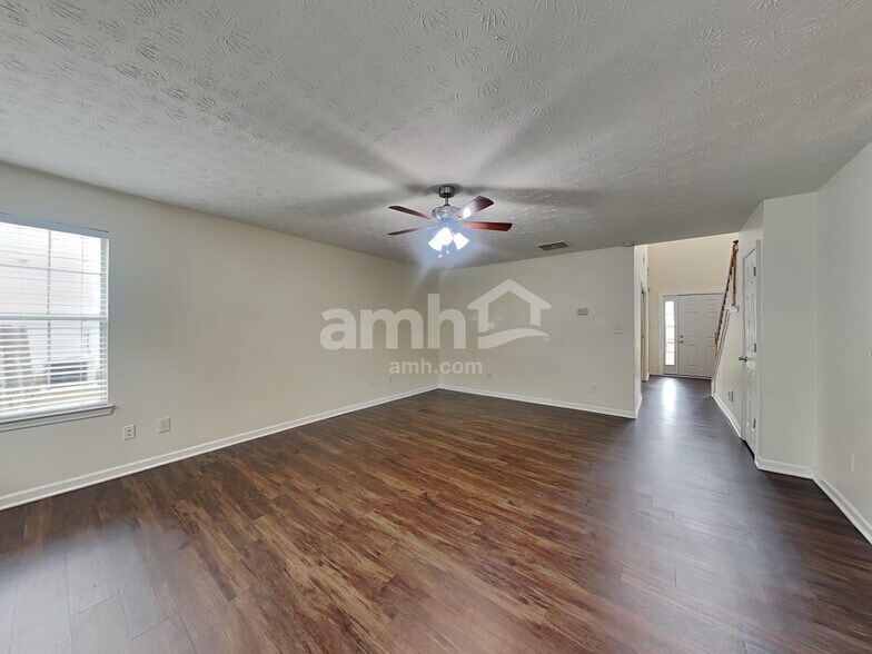 Building Photo - 3188 Bradford Pear Dr