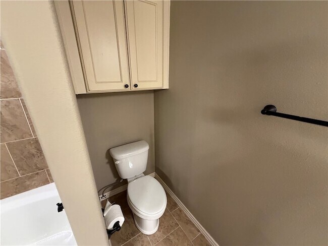 Building Photo - 537 N Keats Dr