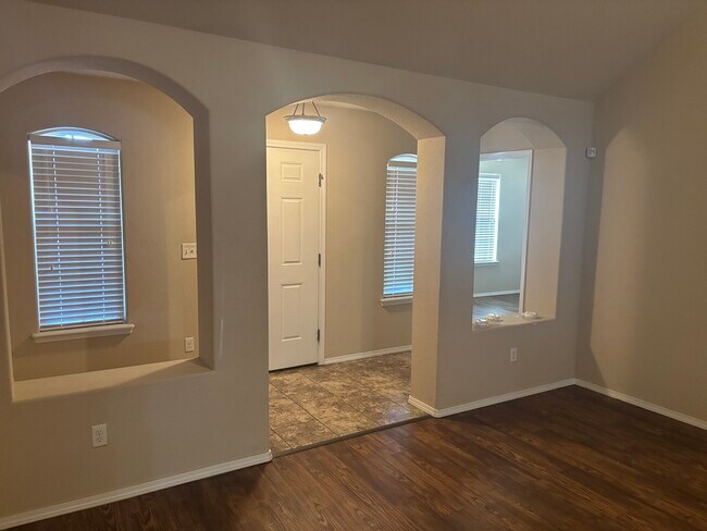 Building Photo - 630 Saddlehorn Dr