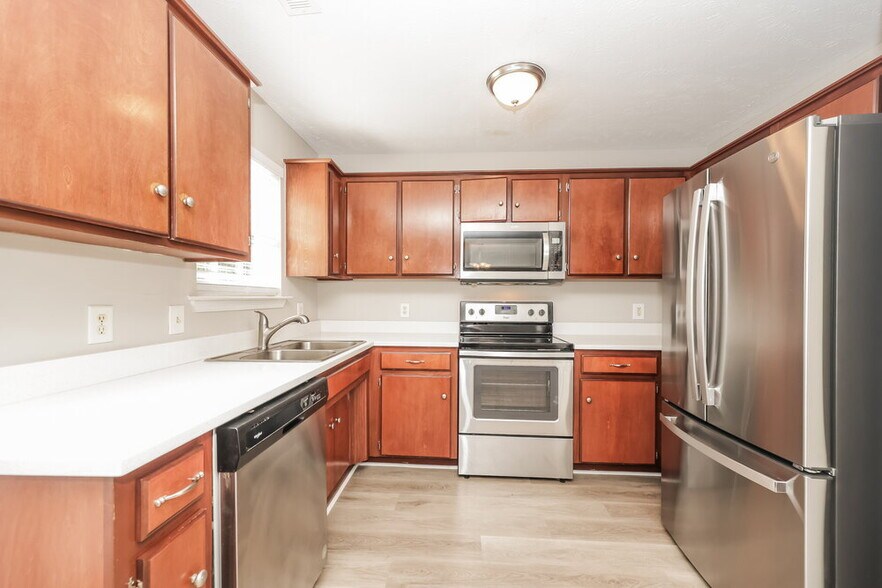 Building Photo - 1505 Chestnut Oak Dr