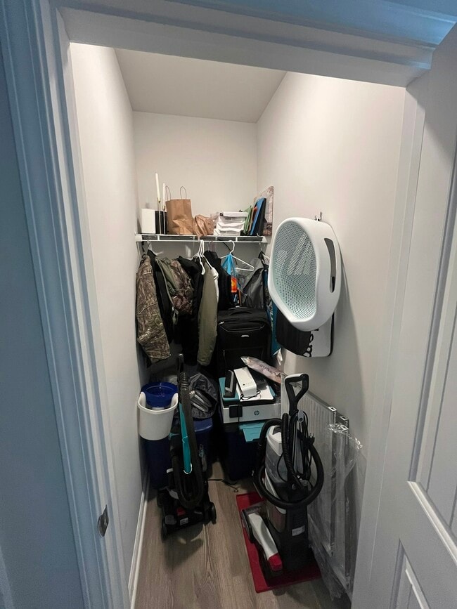 Building Photo - 2370 Quinn Dr