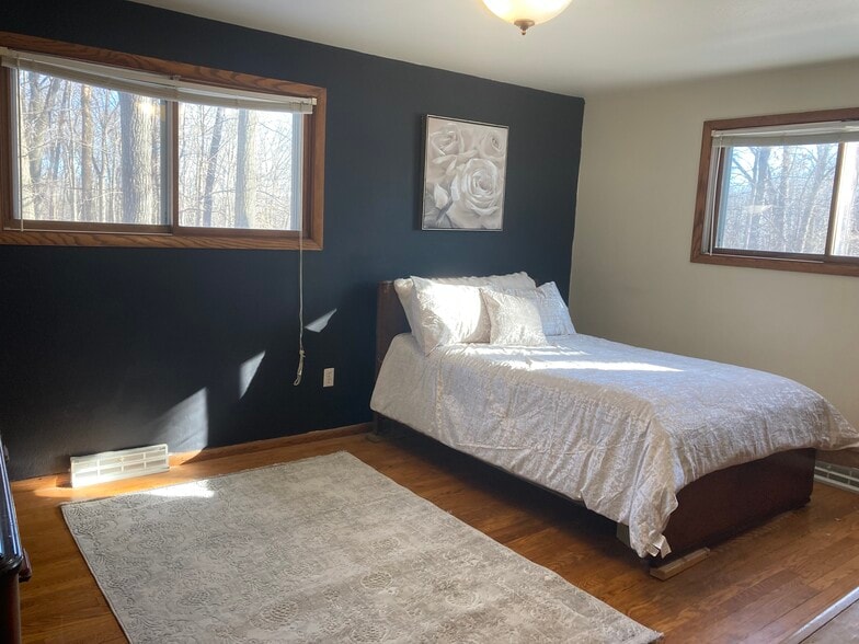 Building Photo - 3710 N Overland Rd