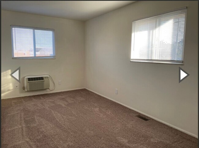 Building Photo - 2 bedroom ranch style apartment