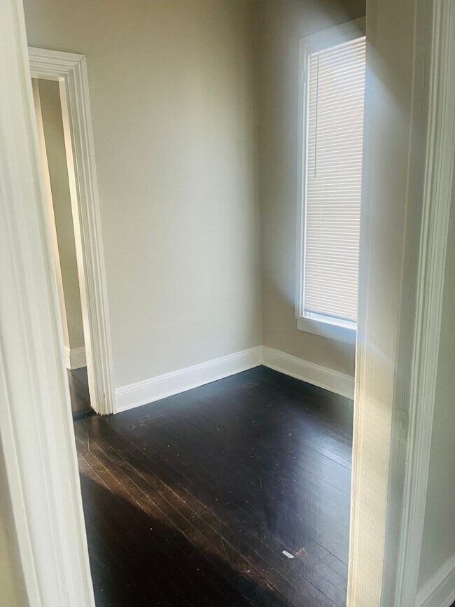 Bonus Den Area with Touch Lighting - 817 Homestead St