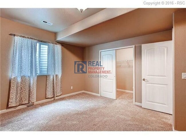 Building Photo - 8044 Lodi Ln