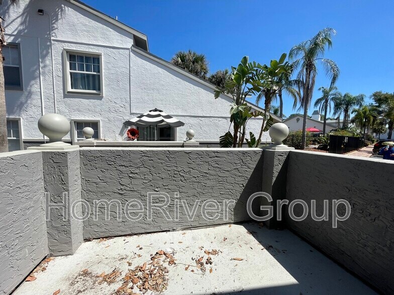 Building Photo - 8517 Lincoln Cove Dr