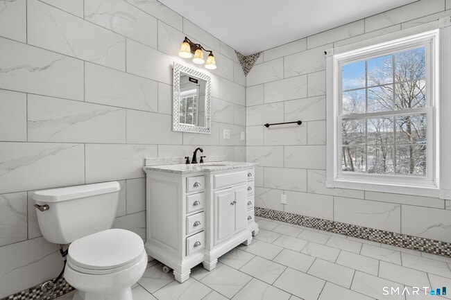 Building Photo - 242 Prospect St