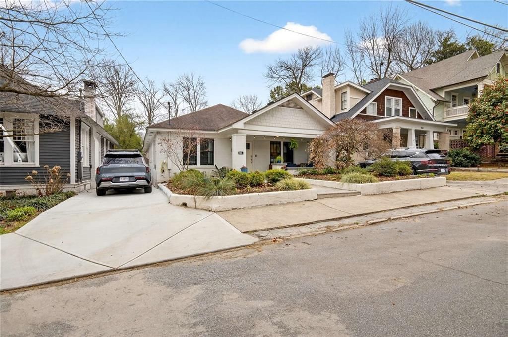 Building Photo - 865 Monroe Cir NE